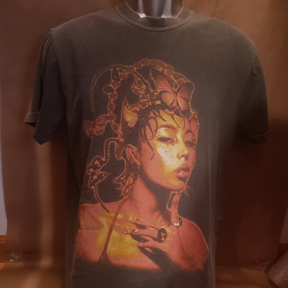 kali uchis Tops - Y2k Kali Uchis Red Moon Venus Tour T Shirt
